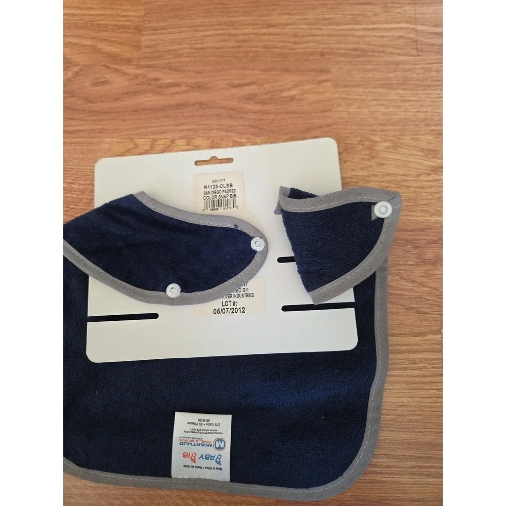 MLB San Diego Padres Baby Bib All Pro Style NEW Baseball Little Padres Fan